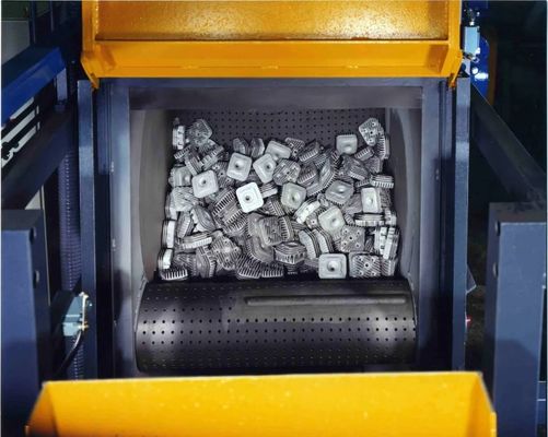 Rubber Mesh Q32 Series Tumble Shot Blasting Machine Low Energy
